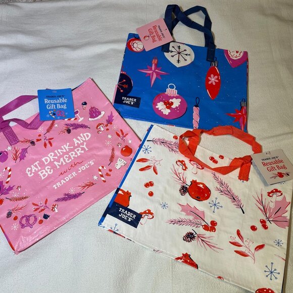 NWT! Set of 3: Trader Joe's Reusable Holiday Gift Bag Set - Picture 2 of 11